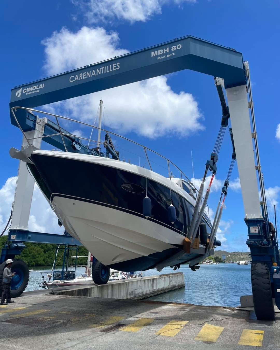 Such a beautiful Princess V 62 motor yacht🤩🚤✨ #shipyard #carenantilles #caribbean