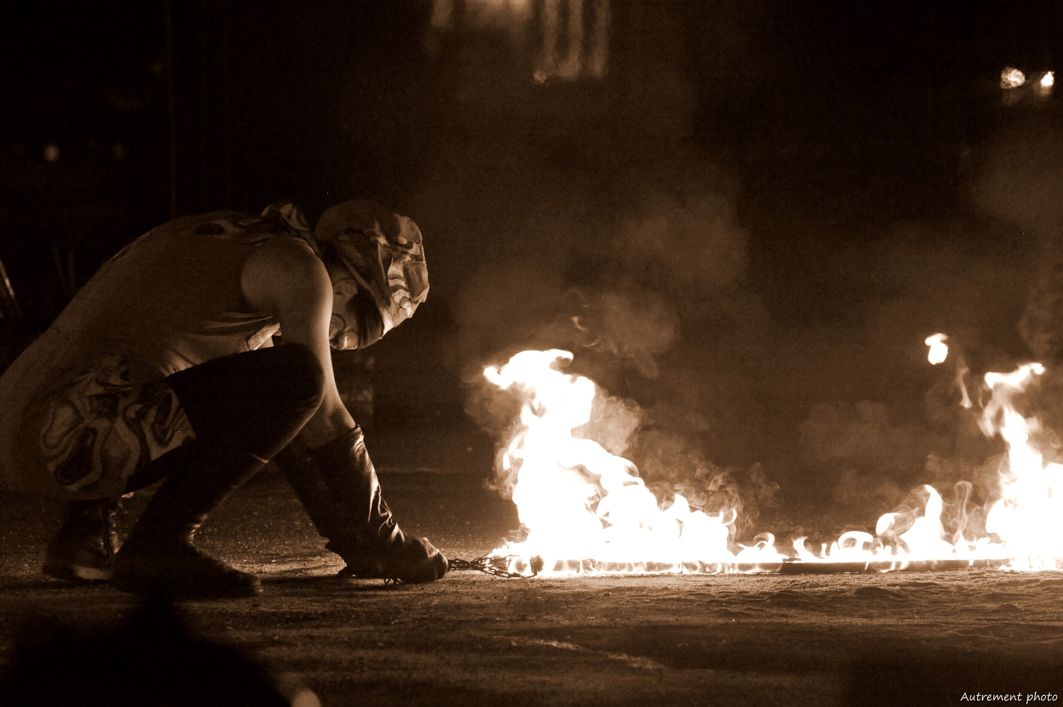 #cieakouma #artdelarue #spectaclevivant #pyrotechnics #terrasson #fantastique #spectacledefeu