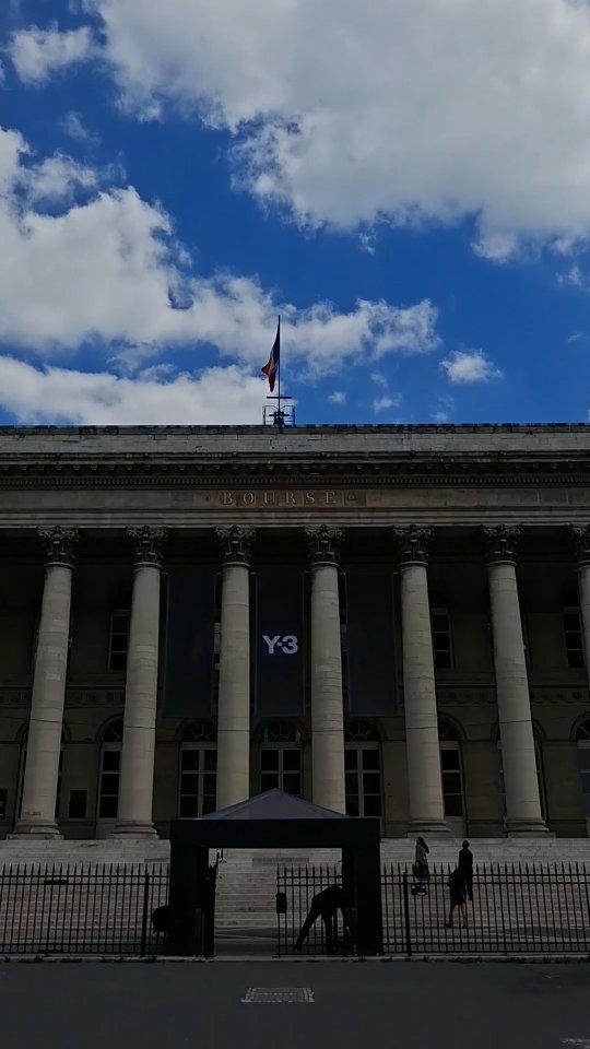 💫 #fashionweek été 2025 : #Y3 / #Adidas📍@palaisbrongniart3e édition captée par nos é....
