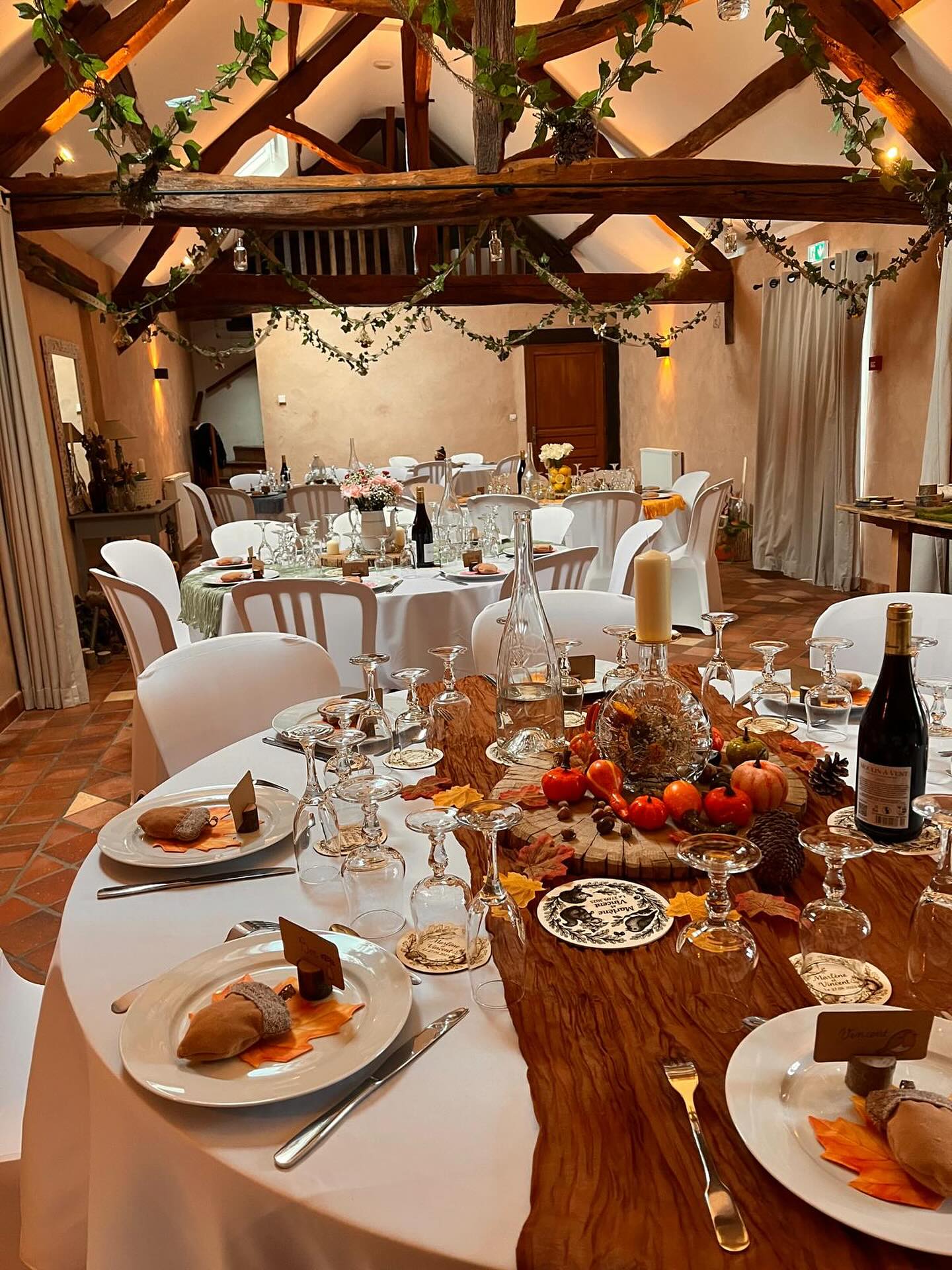 Sincères félicitations et remerciements à Marlène et Vincent pour leur mariage à La Huguenoterie 💕 tous nos vœux de bonheur à eux et leurs proches. #lahuguenoterie #mariageeure