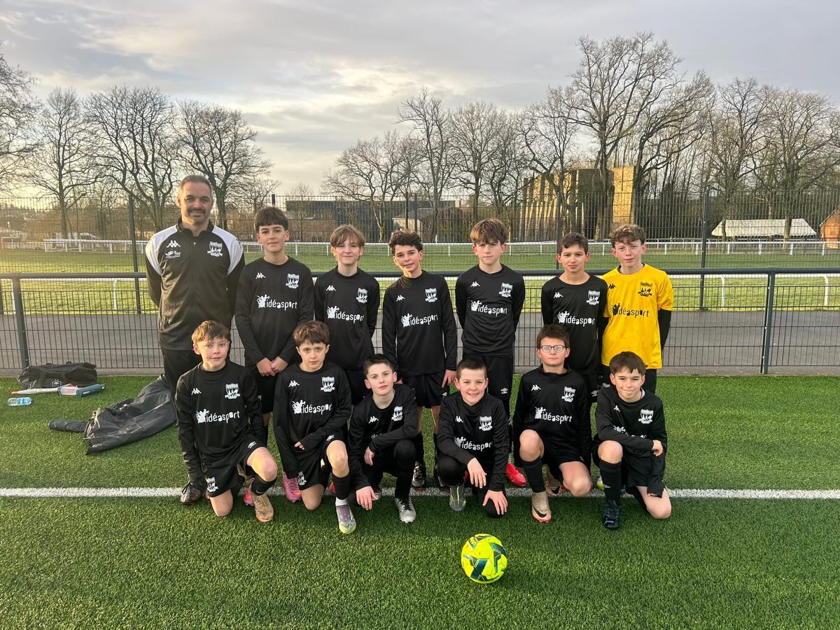 Accueil 29 💙⚽ NOS PETITS CHAMPIONS ONT REÇU LEURS NOUVEAUX MA…