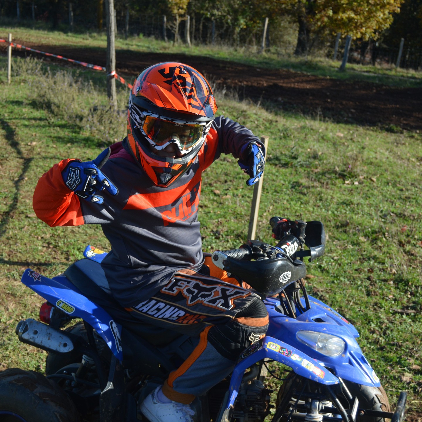 Un week-end inoubliable sous un soleil radieux ! ☀️✊ Un immense merci à tous les pilotes qui ont enflammé le circuit les 18 et 19 novembre 2023 lors de notre session Motocross Avenir Tarnais. 🏍️💨 Votre passion, votre présence et votre énergie ont fait de cette expérience une véritable réussite.🙌 Un remerciement tout particulier à la boutique @gpfactory81 pour avoir ajouté une touche spéciale à notre événement en installant son stand sur le circuit. 🏪✨ Nous sommes reconnaissants de votre soutien constant envers notre association.📸 N'hésitez pas à partager vos meilleurs moments en utilisant le hashtag officiel #MotocrossAvenirTarnais. 🤳💙 Nous adorons voir la communauté se réunir autour de notre passion commune !Restez connectés pour les prochains événements excitants et continuez à faire vibrer la piste avec nous. 🚀 Merci à tous pour votre participation et votre enthousiasme ! 🙏🏆 #Motocross #PassionMoto #GPFactory #MotocrossLife #Gratitude
