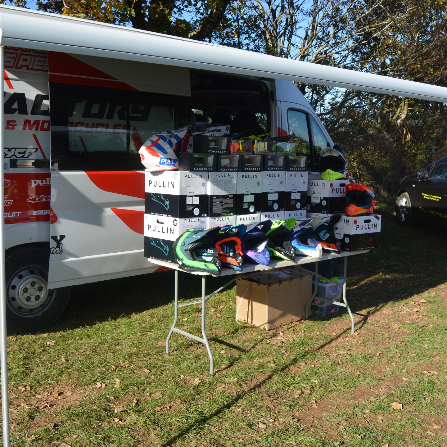 Un week-end inoubliable sous un soleil radieux ! ☀️✊ Un immense merci à tous les pilotes qui ont enflammé le circuit les 18 et 19 novembre 2023 lors de notre session Motocross Avenir Tarnais. 🏍️💨 Votre passion, votre présence et votre énergie ont fait de cette expérience une véritable réussite.🙌 Un remerciement tout particulier à la boutique @gpfactory81 pour avoir ajouté une touche spéciale à notre événement en installant son stand sur le circuit. 🏪✨ Nous sommes reconnaissants de votre soutien constant envers notre association.📸 N'hésitez pas à partager vos meilleurs moments en utilisant le hashtag officiel #MotocrossAvenirTarnais. 🤳💙 Nous adorons voir la communauté se réunir autour de notre passion commune !Restez connectés pour les prochains événements excitants et continuez à faire vibrer la piste avec nous. 🚀 Merci à tous pour votre participation et votre enthousiasme ! 🙏🏆 #Motocross #PassionMoto #GPFactory #MotocrossLife #Gratitude