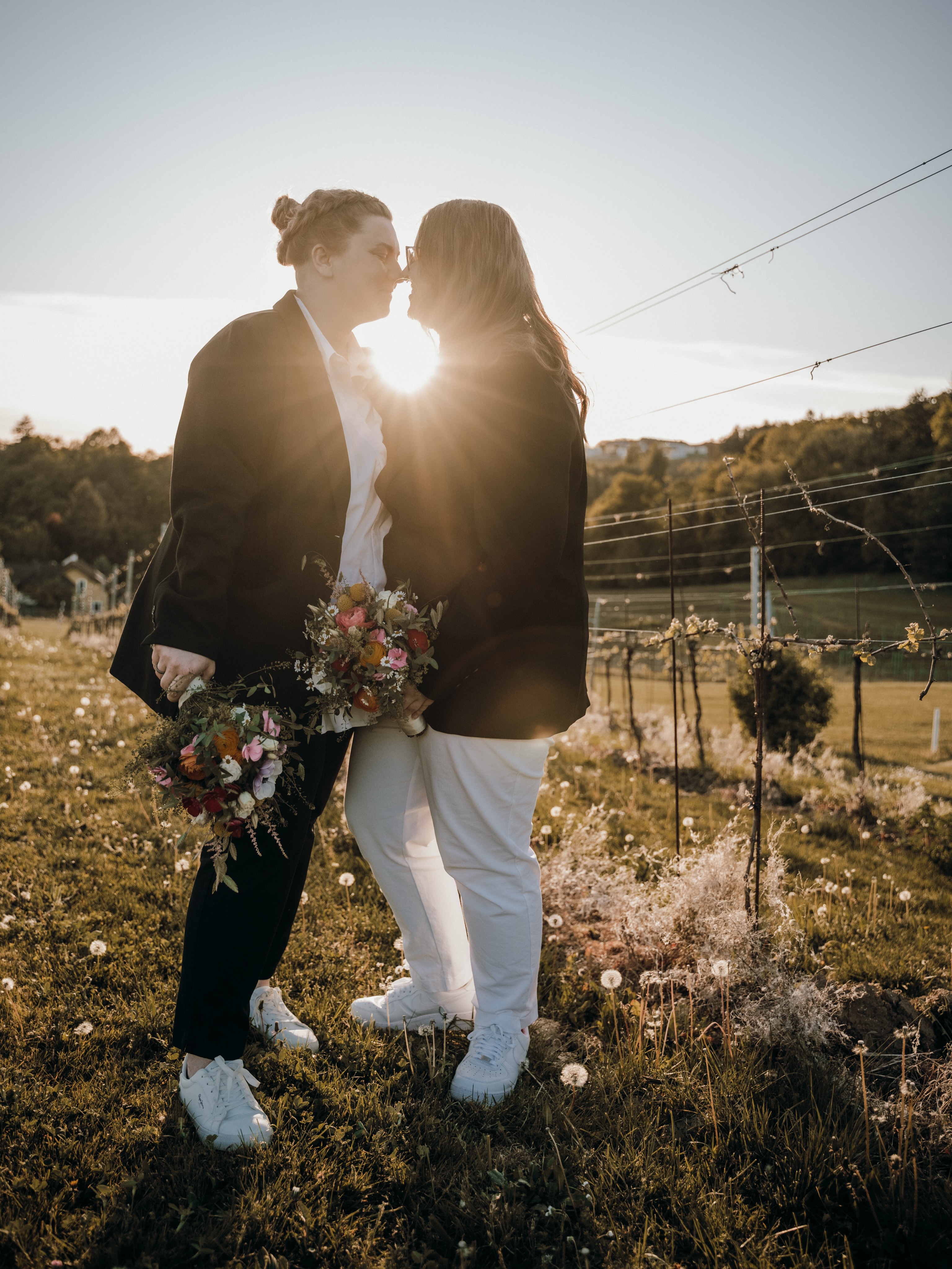 Sonnenuntergang ☀️ & zwei Lovebirds an ihrem schönsten Tag. Was will man mehr? ☺️🏳️🌈
#hochzeitsfotografin #austrianweddingphotographer #melaniehinterreiterphotography #lovebirds #hochzeitsfotografie