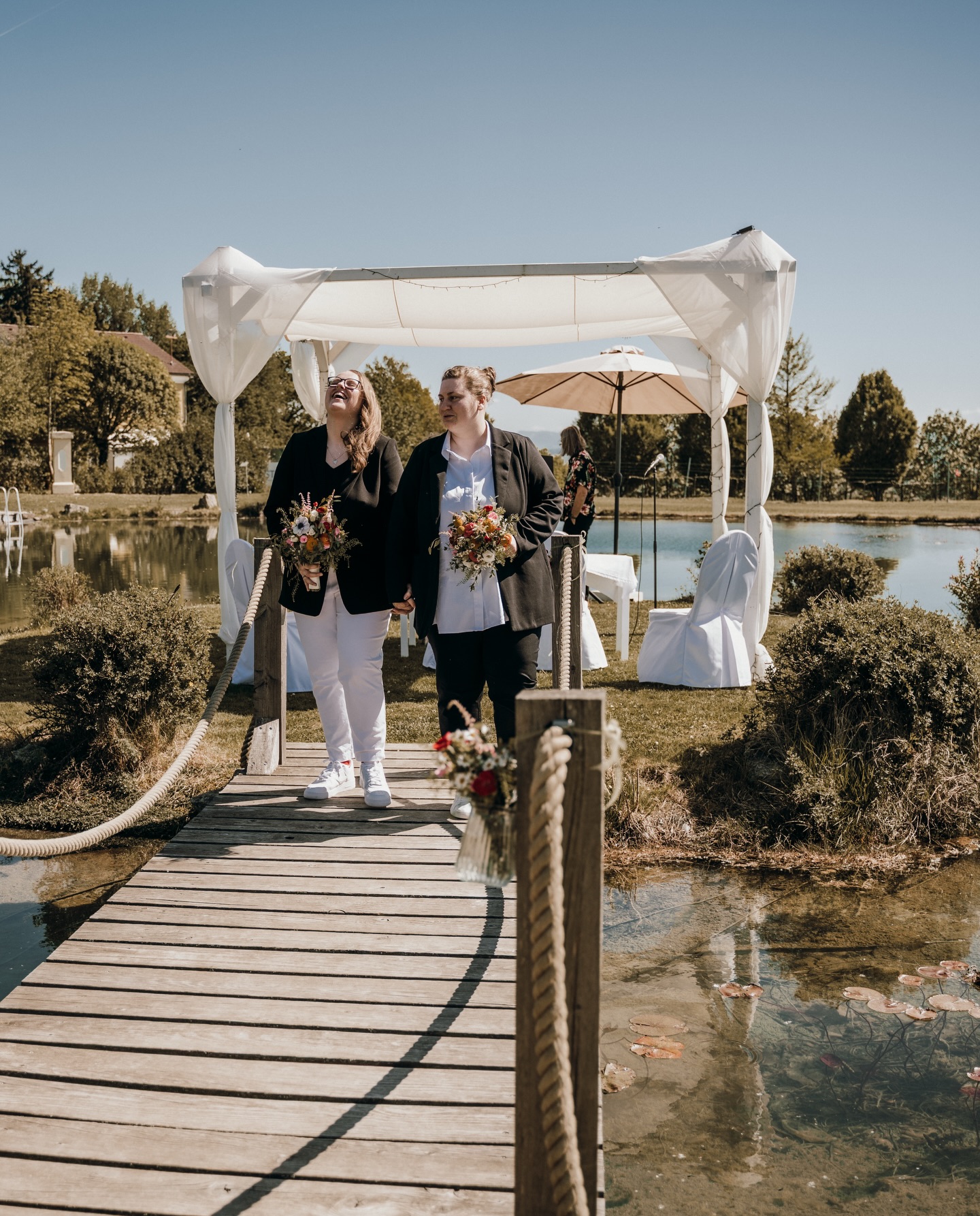 love is colorful 🏳️🌈
#loveiscolorful #hochzeitsfotografin #austrianweddingphotographer #melaniehinterreiterphotography #karlingbergergut