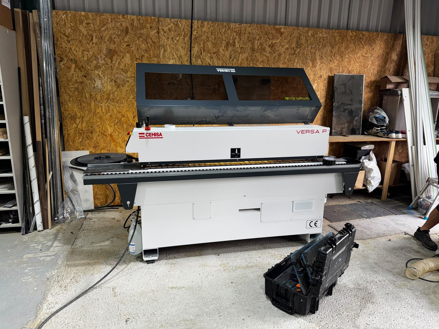 Commissioning and training were carried out today in Lymm on this new Cehisa Versa P Edgebander, with work completed by P Forshaw Machine Services.A compact but highly capable machine, built for reliable edgebanding and able to apply edging up to 5mm thick. Now fully set up and ready to get to work.For quality edgebanders and woodworking machinery you can rely on, get in touch today:📞 01744 754127
📧 sales@rjwoodworking.co.uk
🌐 www.rjwoodworking.co.uk#Cehisa #VersaP #Edgebander #woodworkingmachinery #scmgroup #manufacturing #woodworkingmachines #routingmachine #scmclass #edgebander #manufacturingbusiness #joinery #joiner #carpenter #carpentry